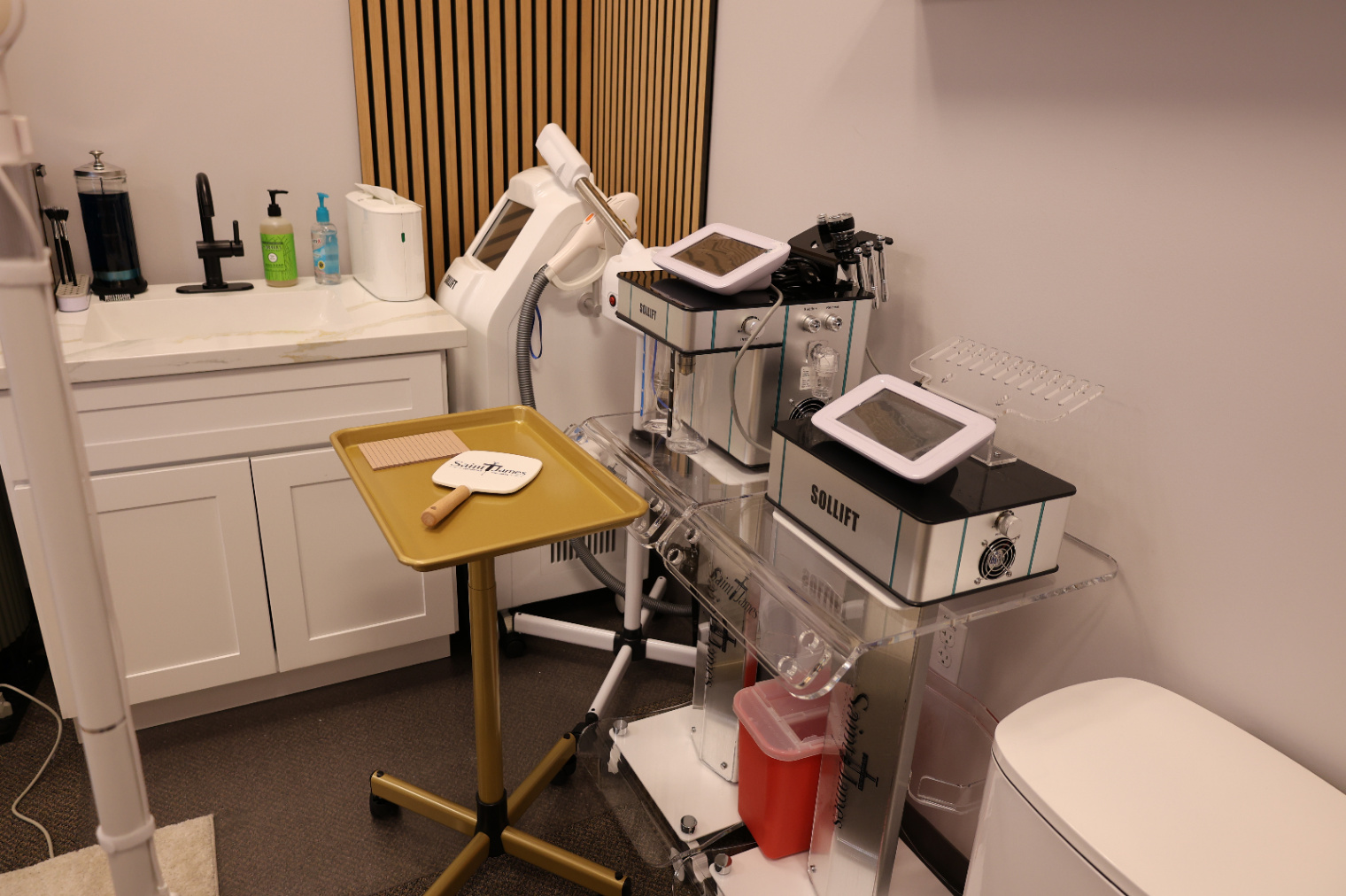 Devices, Machines & Equipments  at Saint James Wellness Center